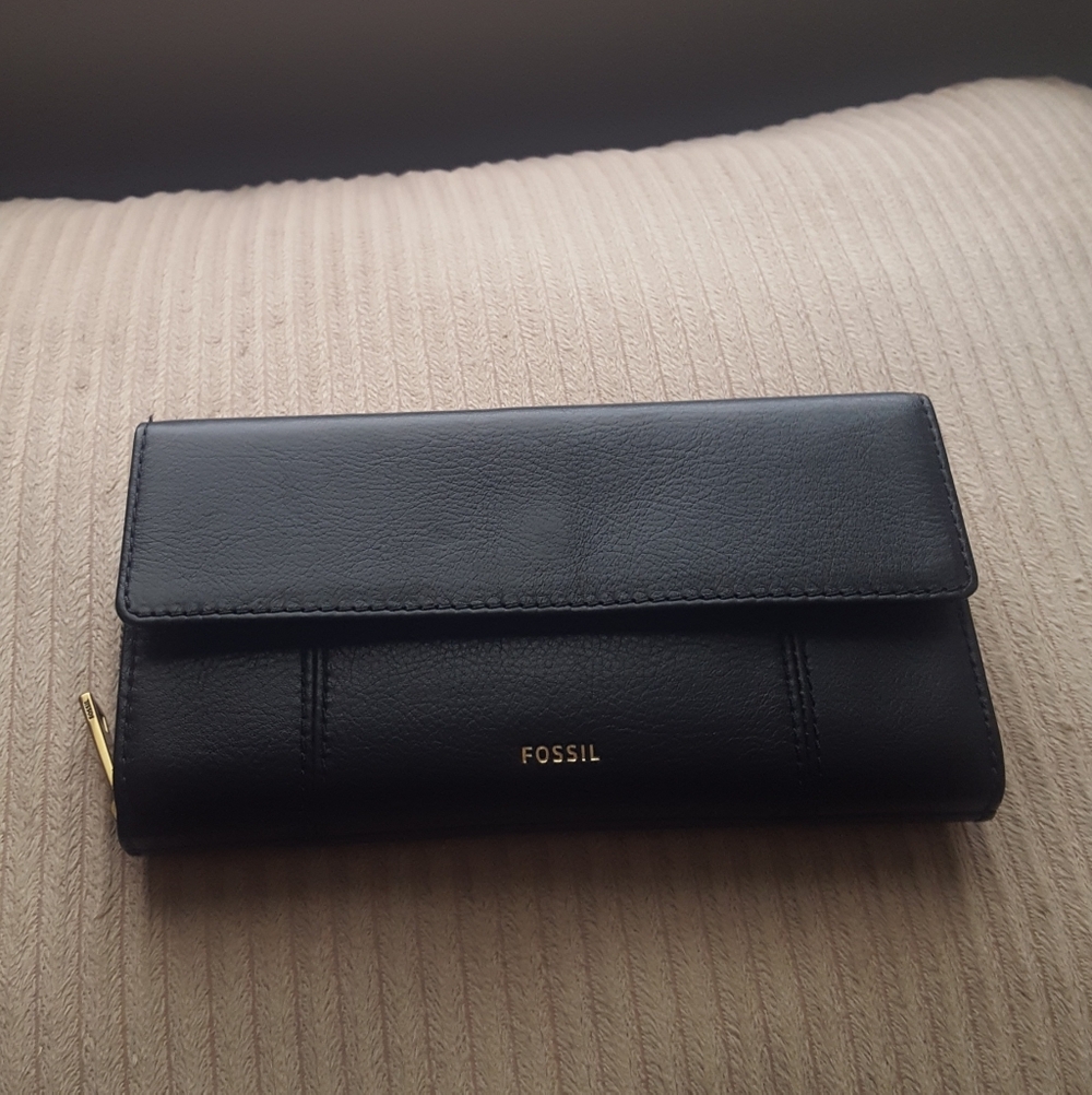 Fossil Jori Flap Clutch Black Leather Wallet